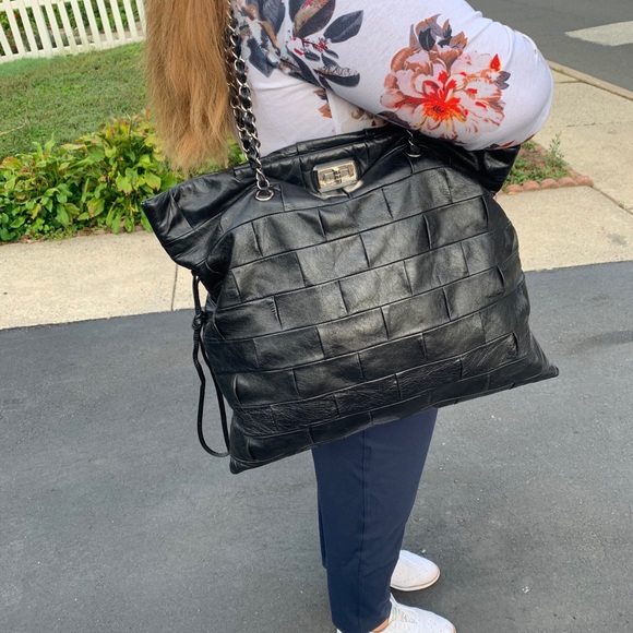 🌺SOLD 🌺Chanel glazed leather shoulder tote - Picture 11 of 11